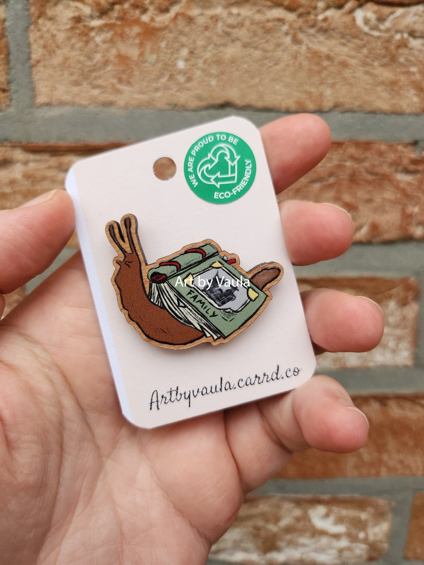 Snail life - wood pin