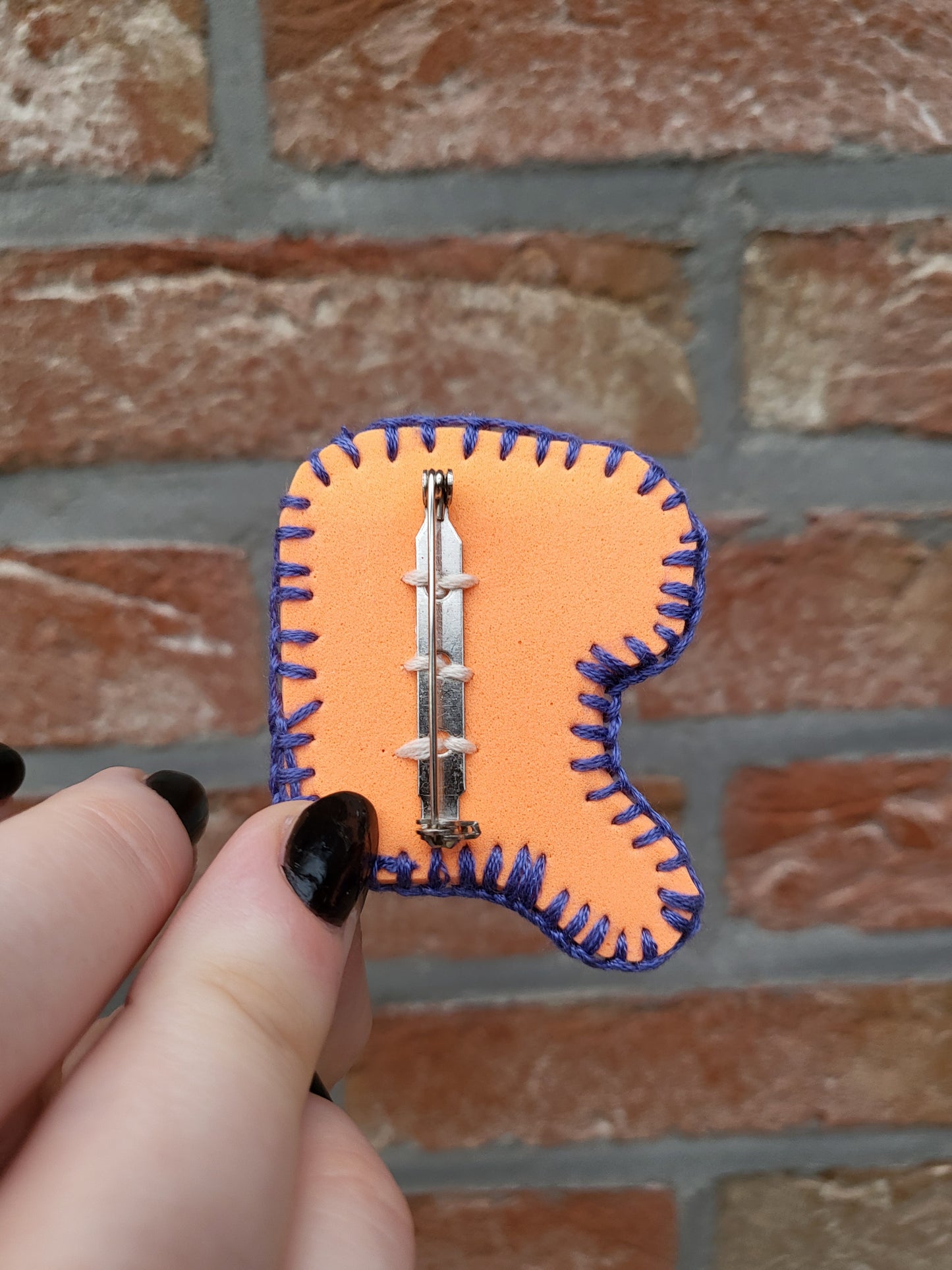 Pride kitty - brooch